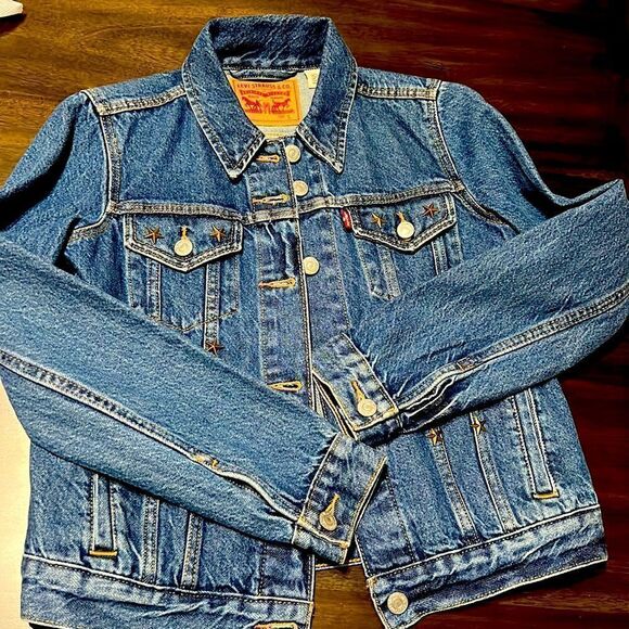 Levi's Jackets & Blazers - Levi jacket 